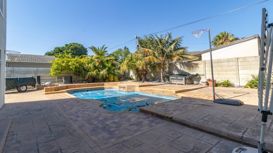 5 Bedroom Property for Sale in Northgate Western Cape